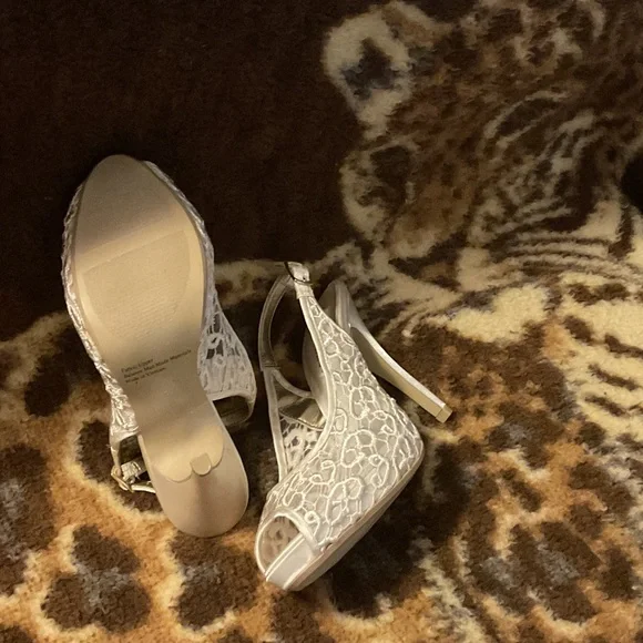 Audrey Brooke Cream Lace Peep-Toe Heels - Picture 4 of 4